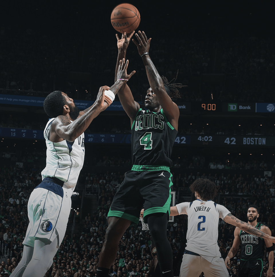 塔图姆连续十二场比赛得分超过比赛局势复杂，独行侠不断突破！的简单介绍