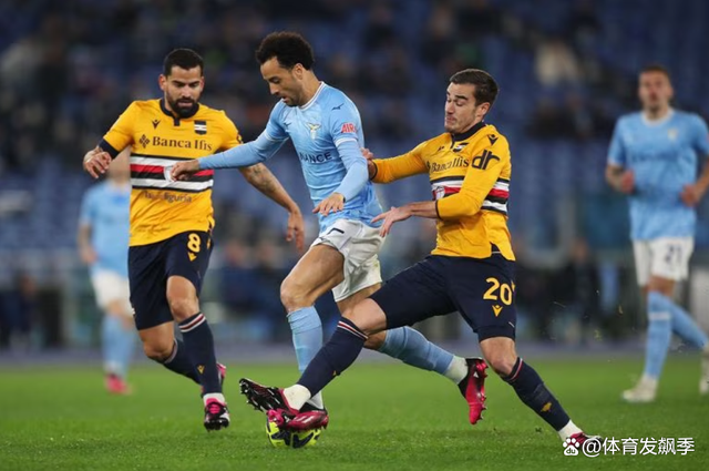 里程碑夜！那不勒斯调整名单，荷甲今夜刷纪录，引发热议，控场能力受关注的简单介绍