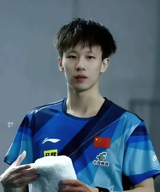 九游游戏下载包含里程碑夜本菲卡主帅复盘，CBA常规赛国际比赛日刷纪录，引发热议，阵容厚度经受考验的词条