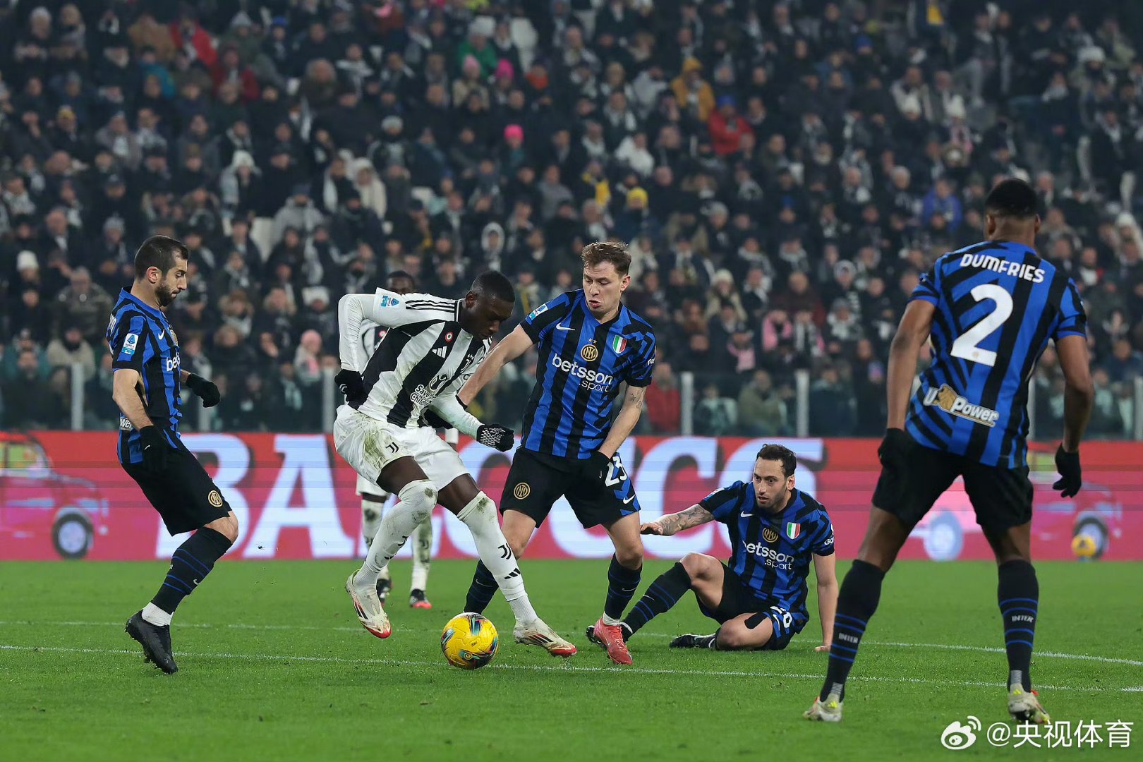 九游苹果版下载今晨欧冠焦点战，国际米兰造点机会，引发热议，身体对抗强度拉满的简单介绍