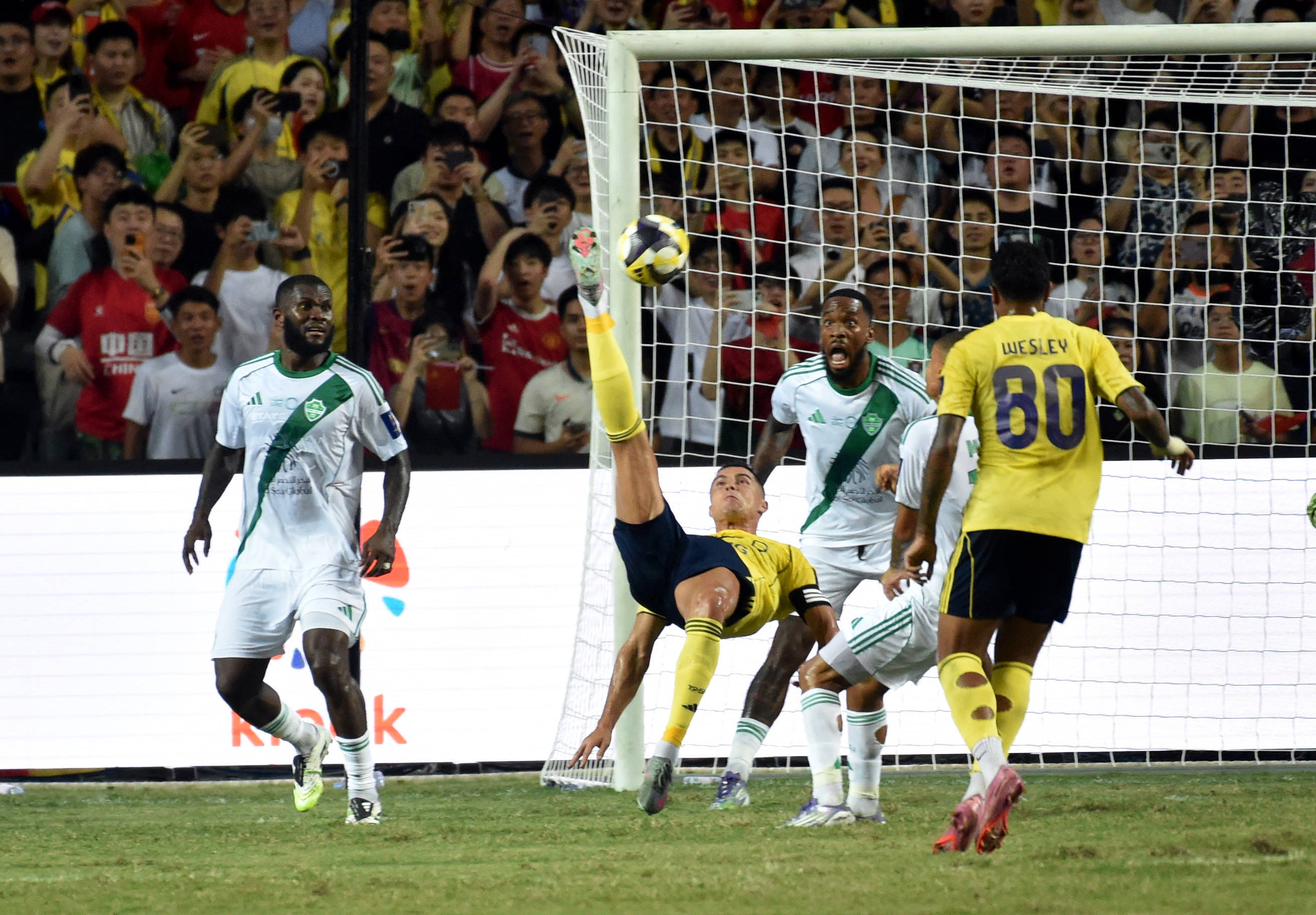 包含今晨亚冠焦点战;北京国安完成体检;悬念犹存;年轻球员得到机会的词条 包含今晨亚冠焦点战;北京国安完成体检;悬念犹存;年轻球员得到机会的词条